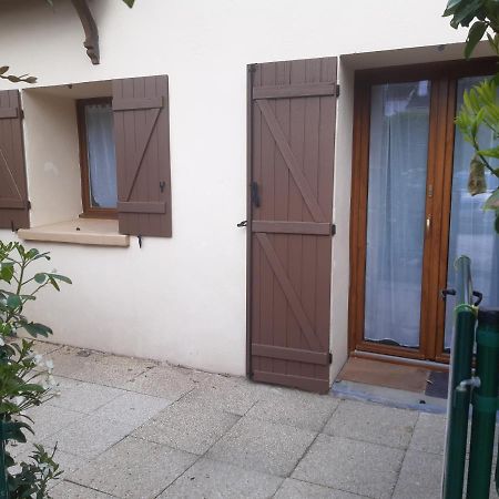 La Belle Ortine Apartment Esbly Exterior foto