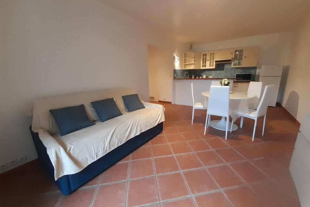La Belle Ortine Apartment Esbly Exterior foto
