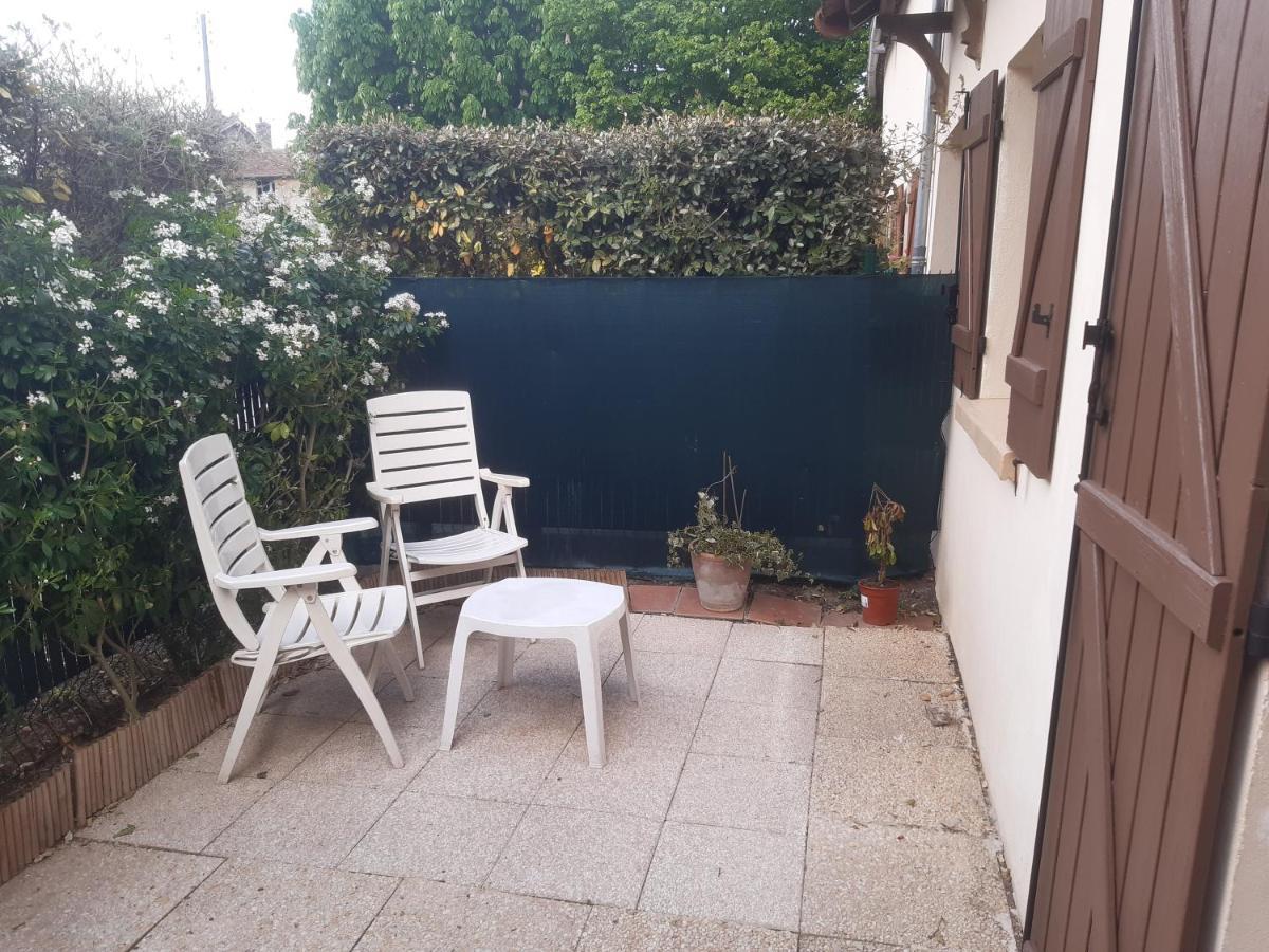 La Belle Ortine Apartment Esbly Exterior foto