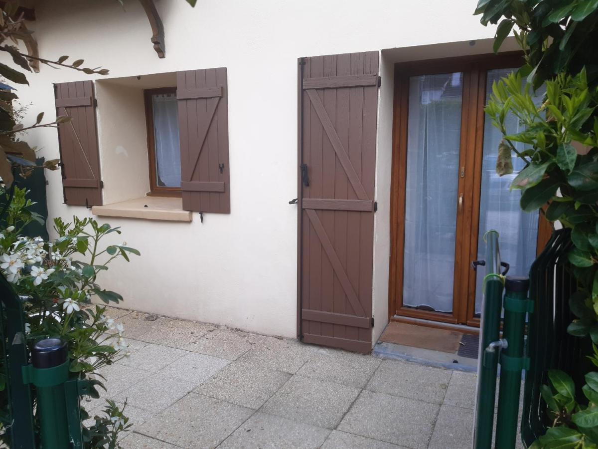 La Belle Ortine Apartment Esbly Exterior foto